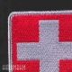 Нашивка медицинский серый крест на красном фоне