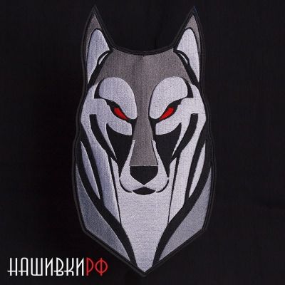 Нашивка на спину волк