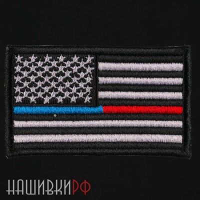 Нашивка на грудь черно-белый флаг США с красной и синей полосой