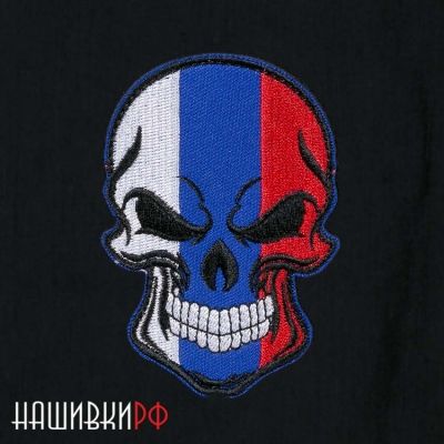 Нашивка болельщика, череп в расцветке флага России купить