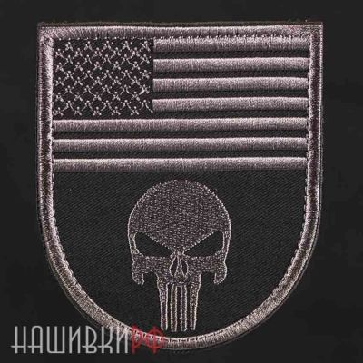 Нашивка Punisher на флаге США
