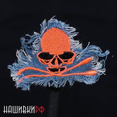 Нашивка с ярким черепком