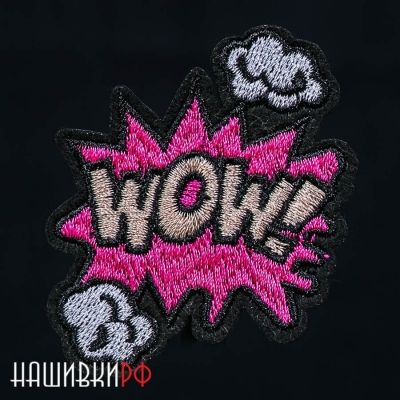 Розовая нашивка со взрывом и надписью WOW