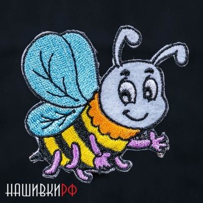 Детская нашивка с маленькой пчелкой