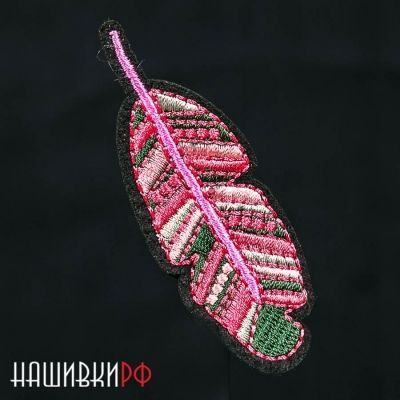 Термо нашивка с вышитым пером
