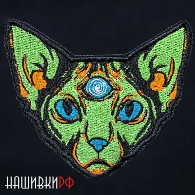 Трехглазая кошка сфинкс нашивка на липучке