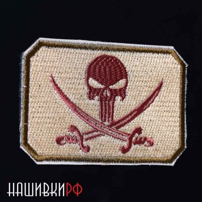 Нашивка череп пирата