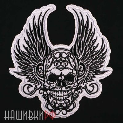 Нашивка череп с крыльями